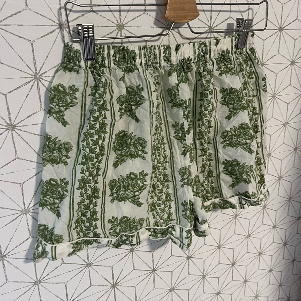 Darling Green Patterned Short - Picture 2 of 4